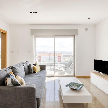 Salir de Porto Modern Holiday Home In Salir Do Porto With Swimming Pool מראה חיצוני תמונה