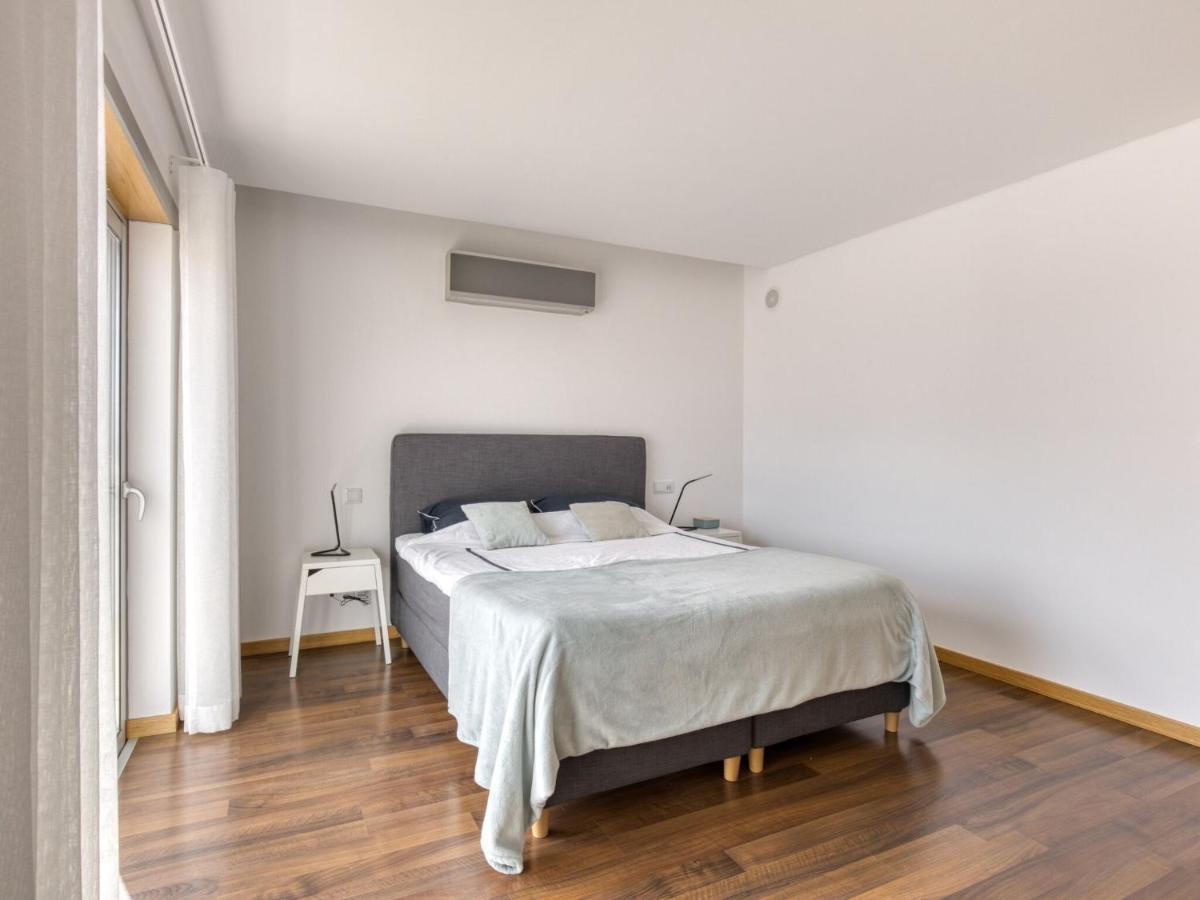 Salir de Porto Modern Holiday Home In Salir Do Porto With Swimming Pool מראה חיצוני תמונה